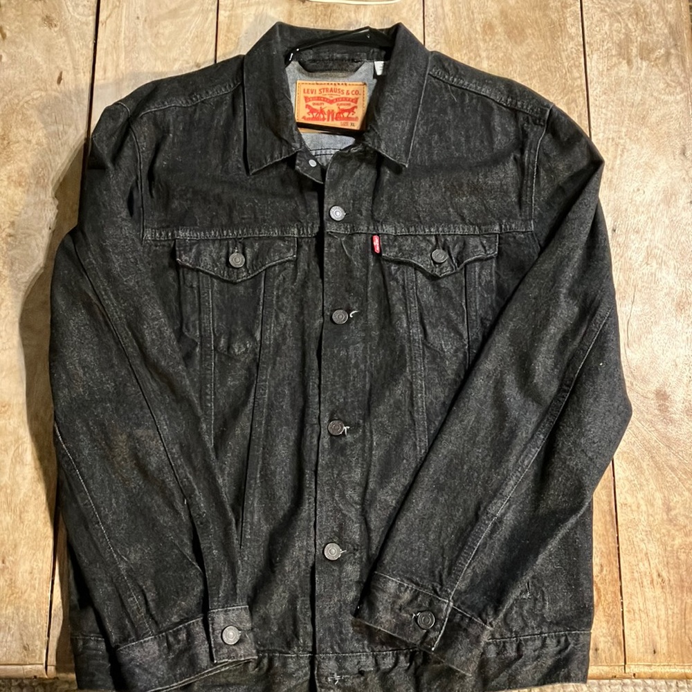 Levi’s Black Denim Jacket Gem